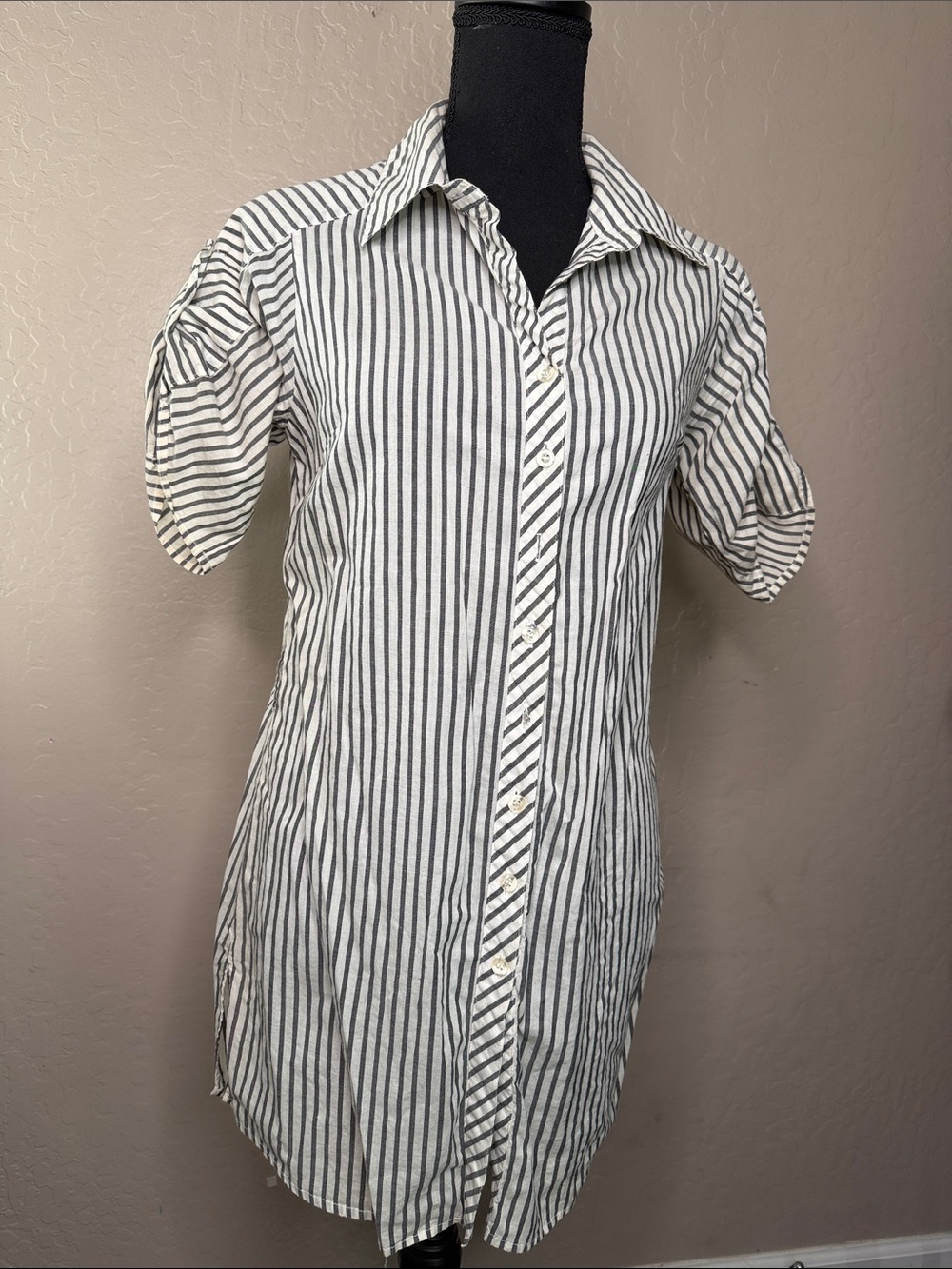 Forever 21 Black & White Striped Button-Down